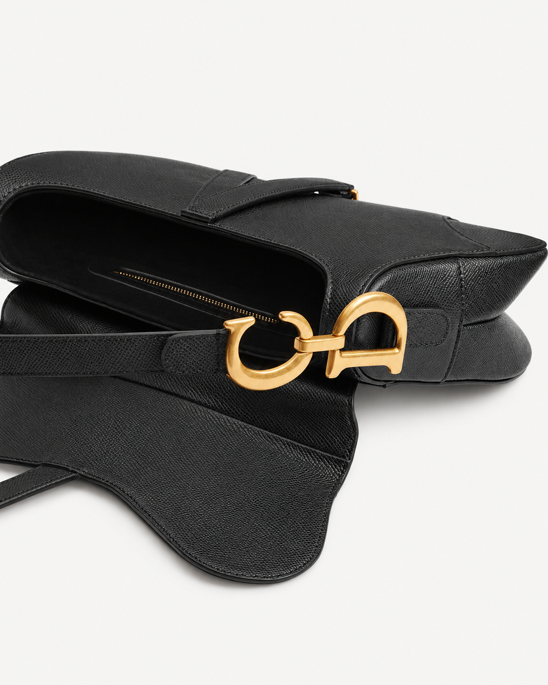 Dior – Saddle Bag mit Trageriemen