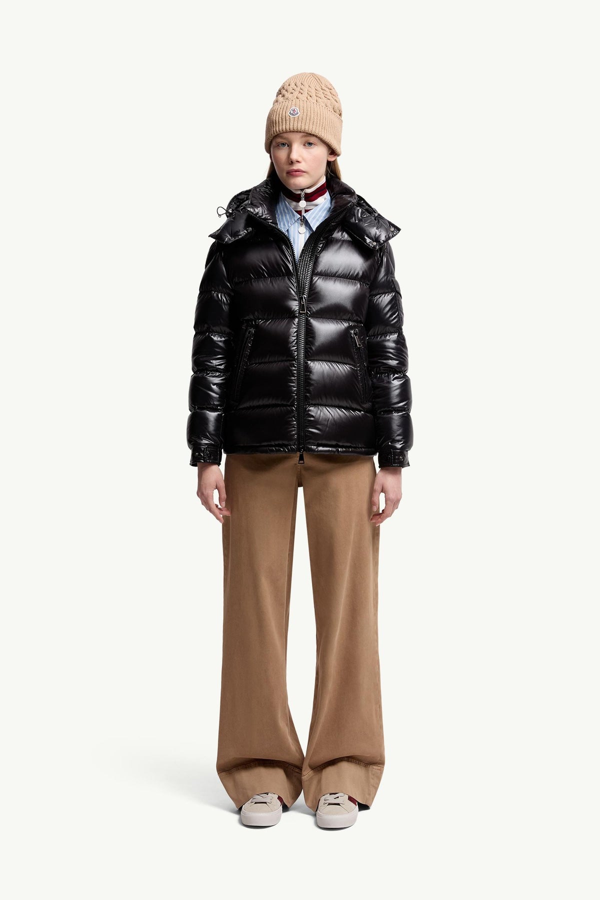 Maire – kurze Daunenjacke mit Kapuze
