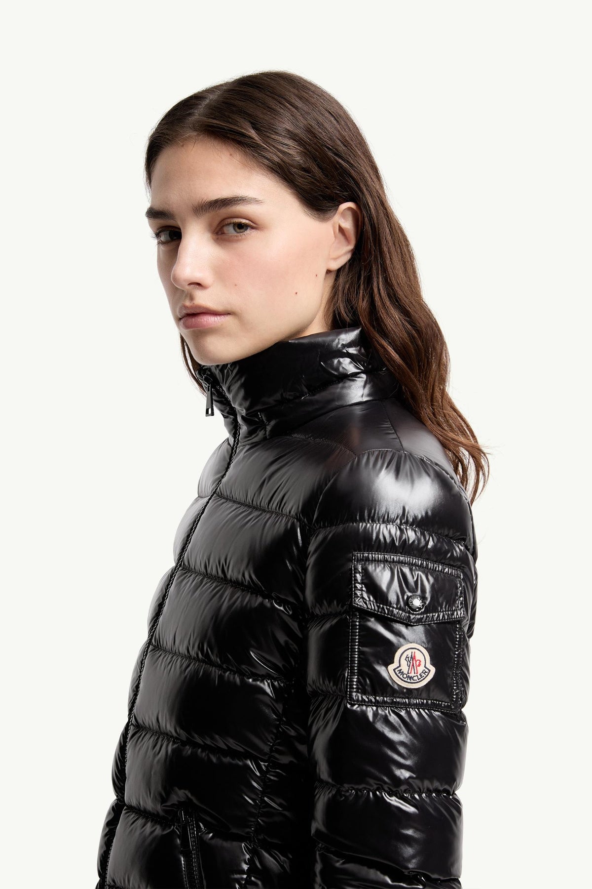 Bady – kurze Daunenjacke mit Kapuze