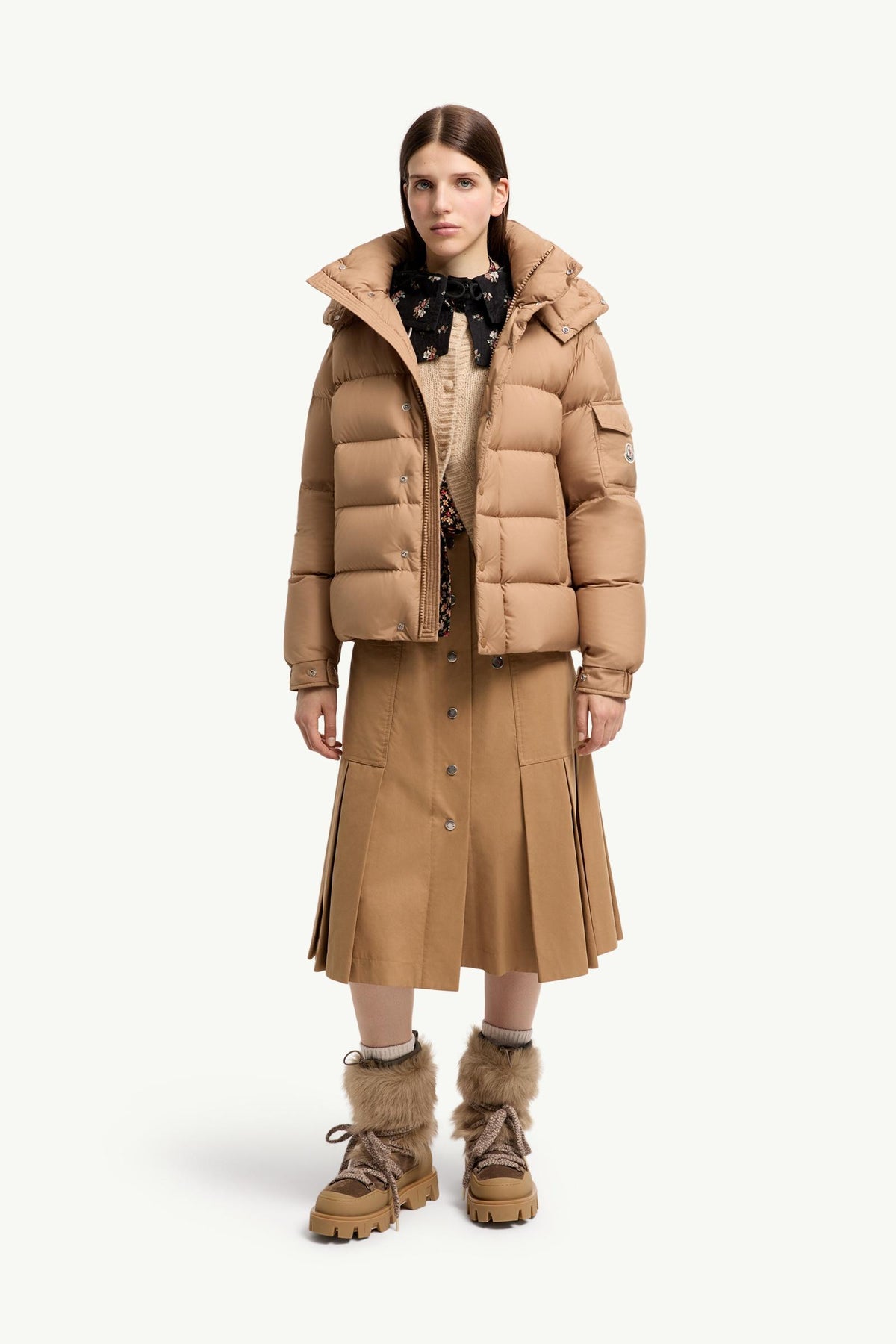 Maya 70 – kurze Daunenjacke mit Kapuze