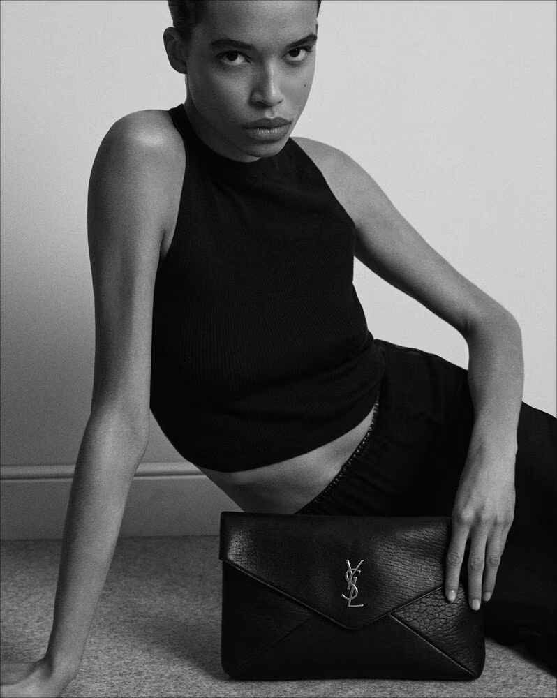 Saint Laurent Cassandre – Große Envelope Pouch