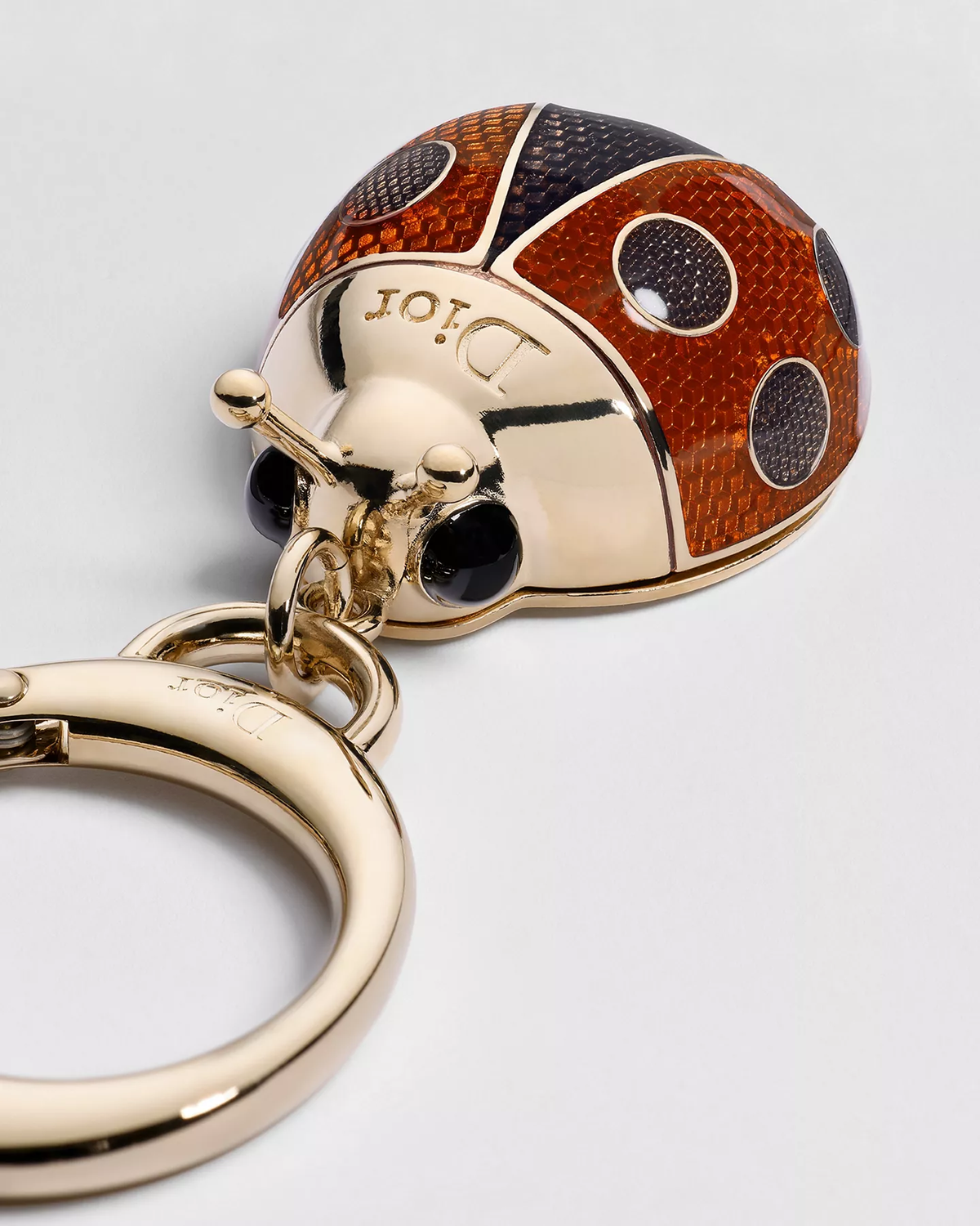 Dior Sunset Boulevard – Marienkäfer-Taschenanhänger